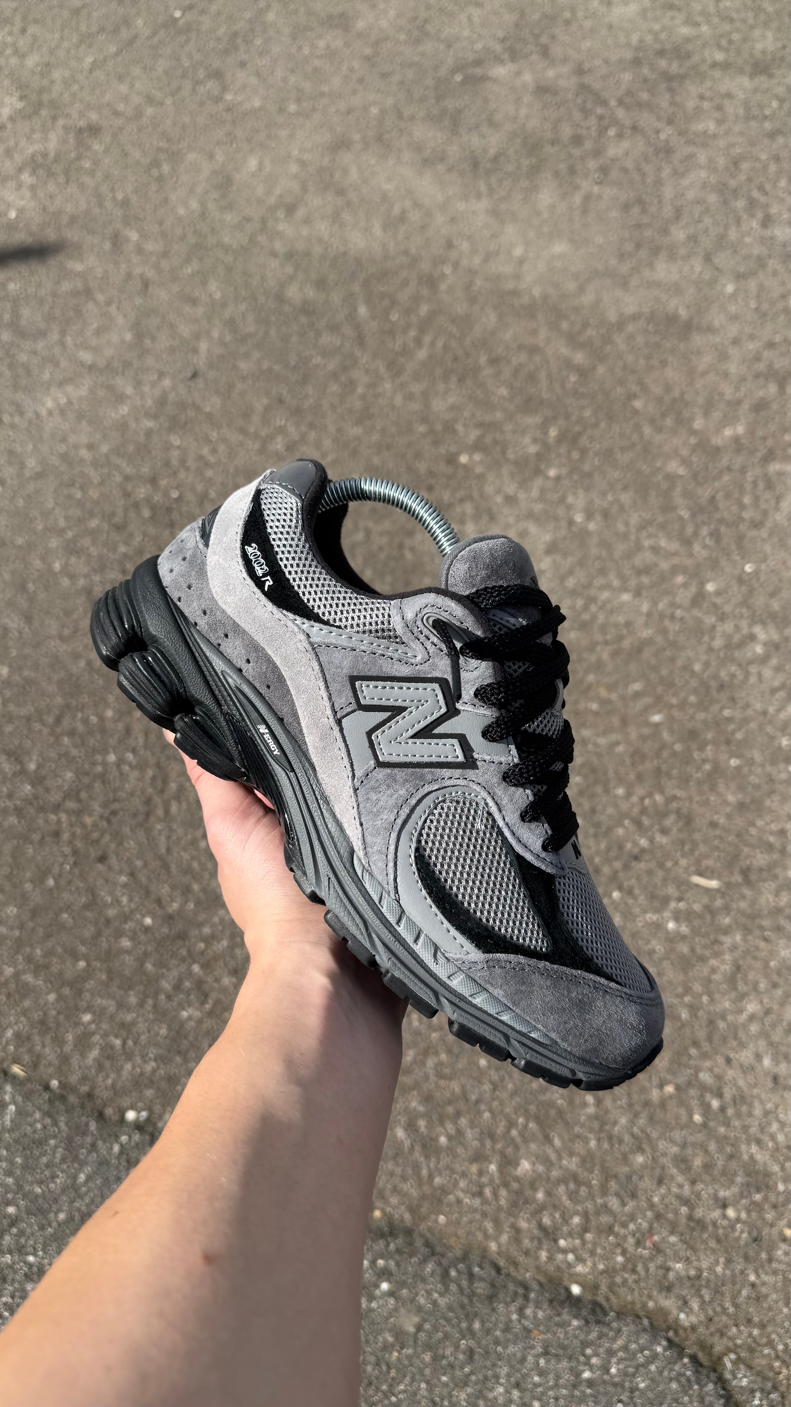 NEW BALANCE 2002R CASTLEROCK SHADOW GREY BLACK