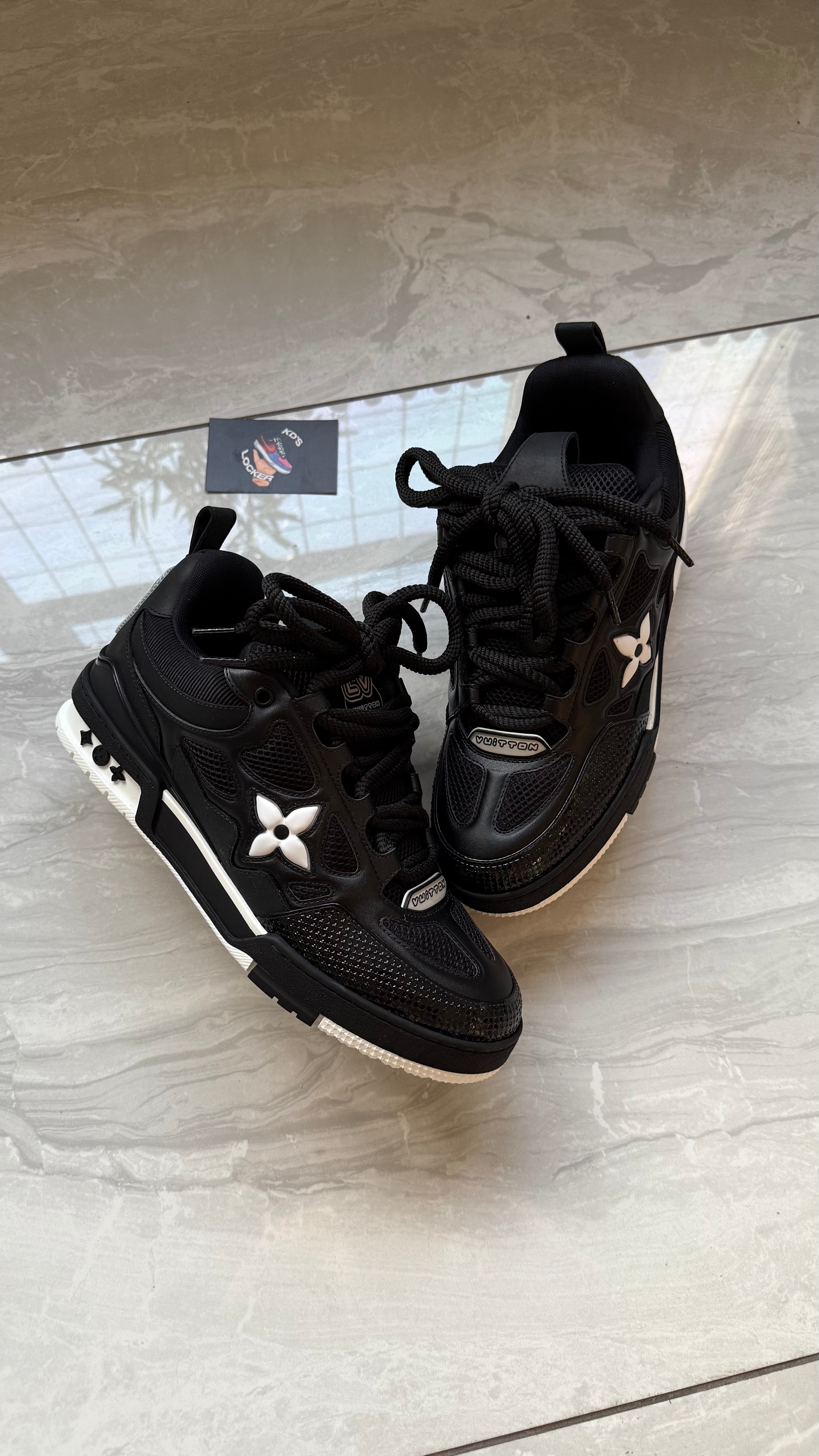 LOUIS VUITTON BLACK / WHITE SKATE TRAINER