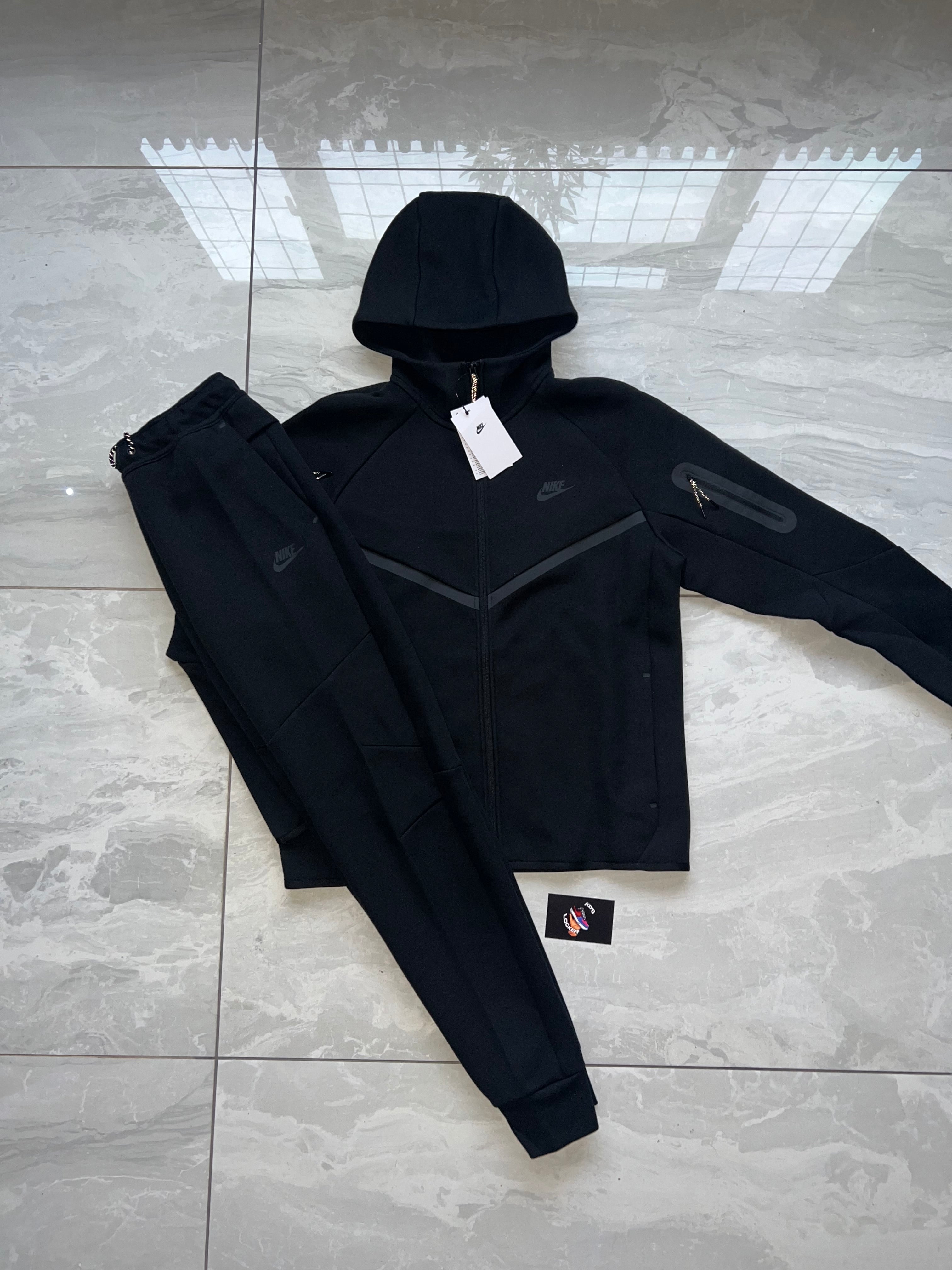 NIKE BLACK TECH FLEECE TRACKSUIT – Kd's Locker